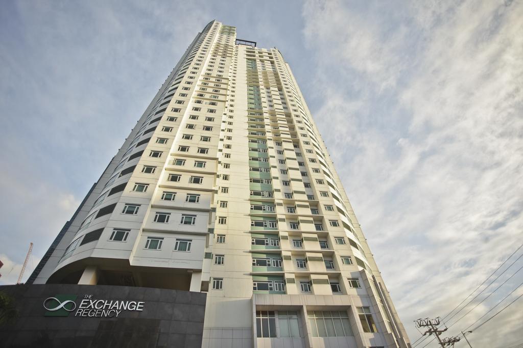 The Exchange Regency Residence Hotel Managed By Hii Pasig City Exterior photo