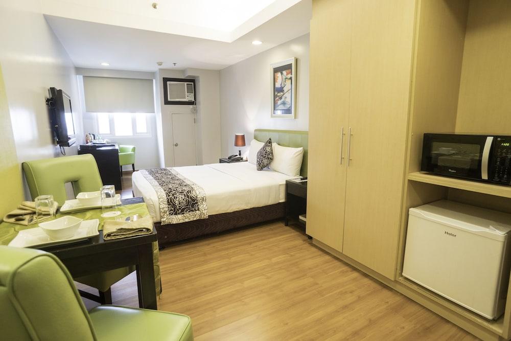 The Exchange Regency Residence Hotel Managed By Hii Pasig City Exterior photo