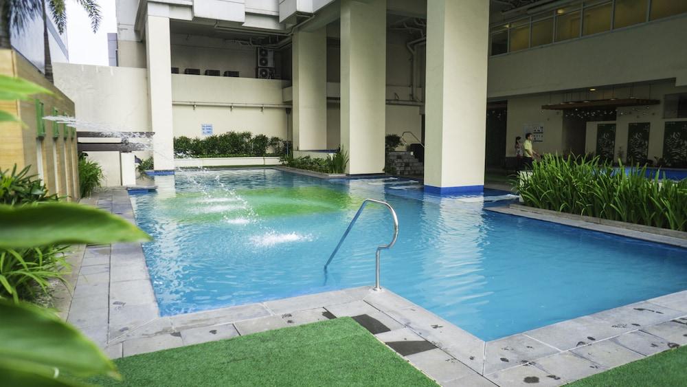 The Exchange Regency Residence Hotel Managed By Hii Pasig City Exterior photo