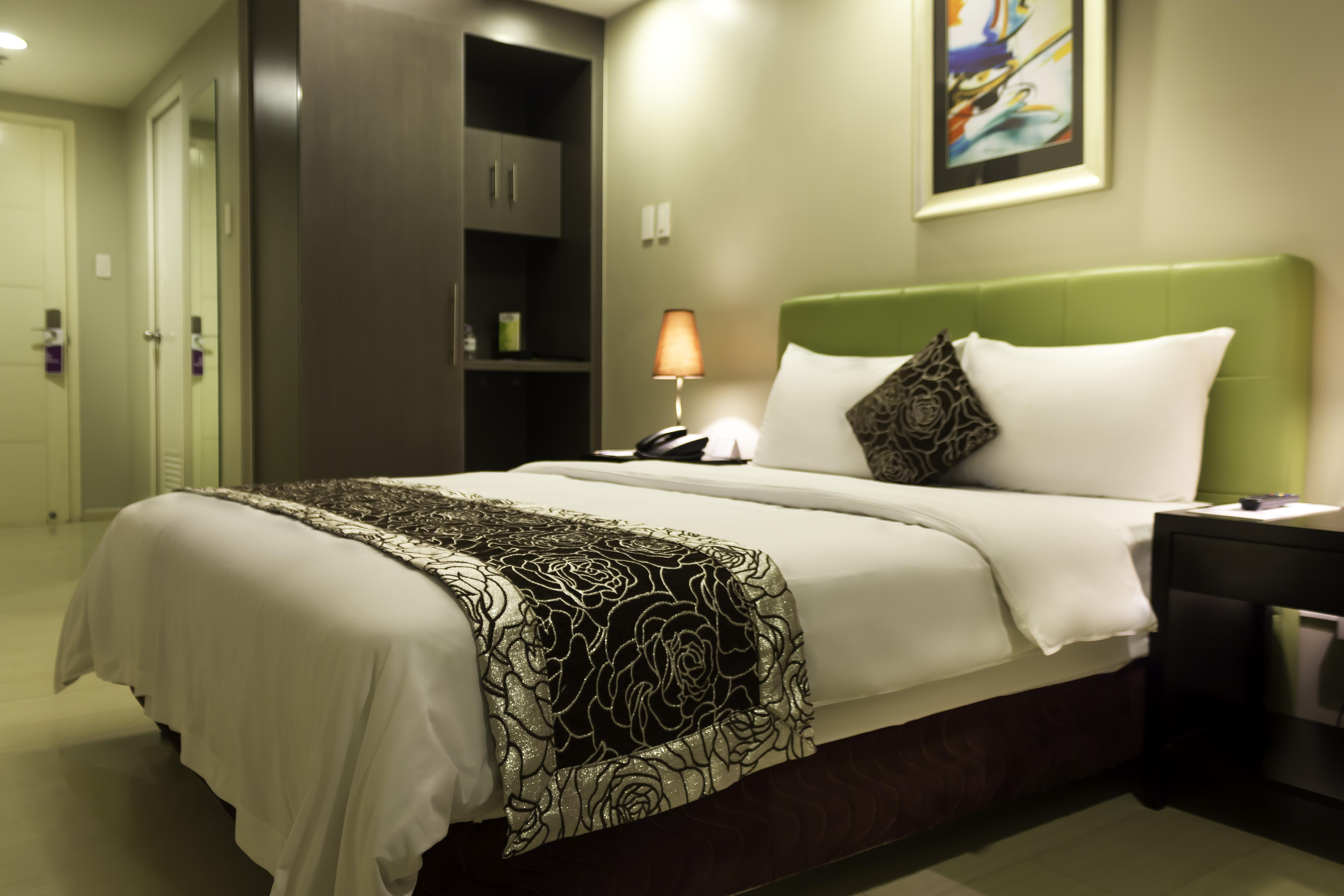 The Exchange Regency Residence Hotel Managed By Hii Pasig City Exterior photo