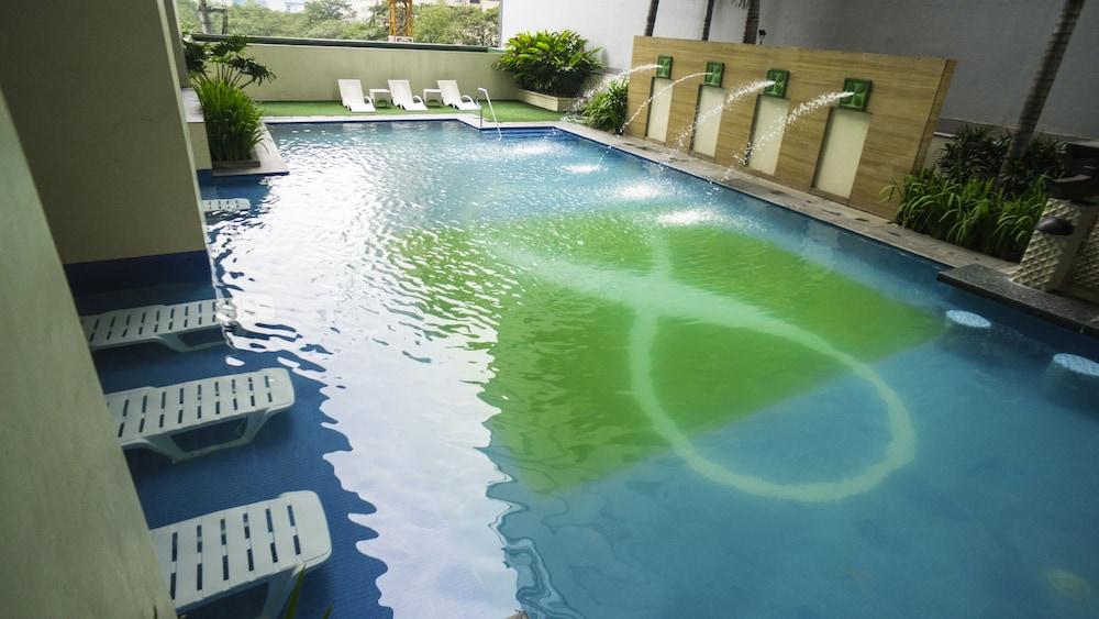 The Exchange Regency Residence Hotel Managed By Hii Pasig City Exterior photo